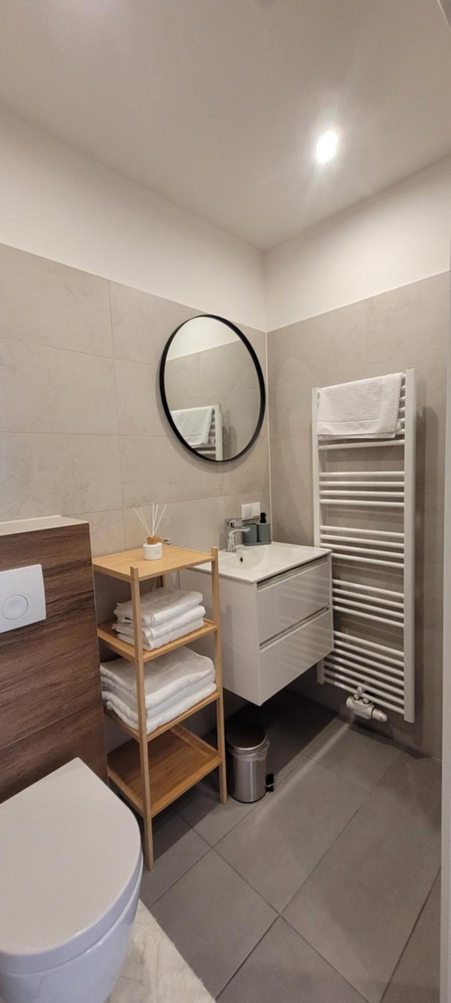 Altbauwohnung Mit Charme - Selbst Check In - Queensize Bett Vienne Extérieur photo